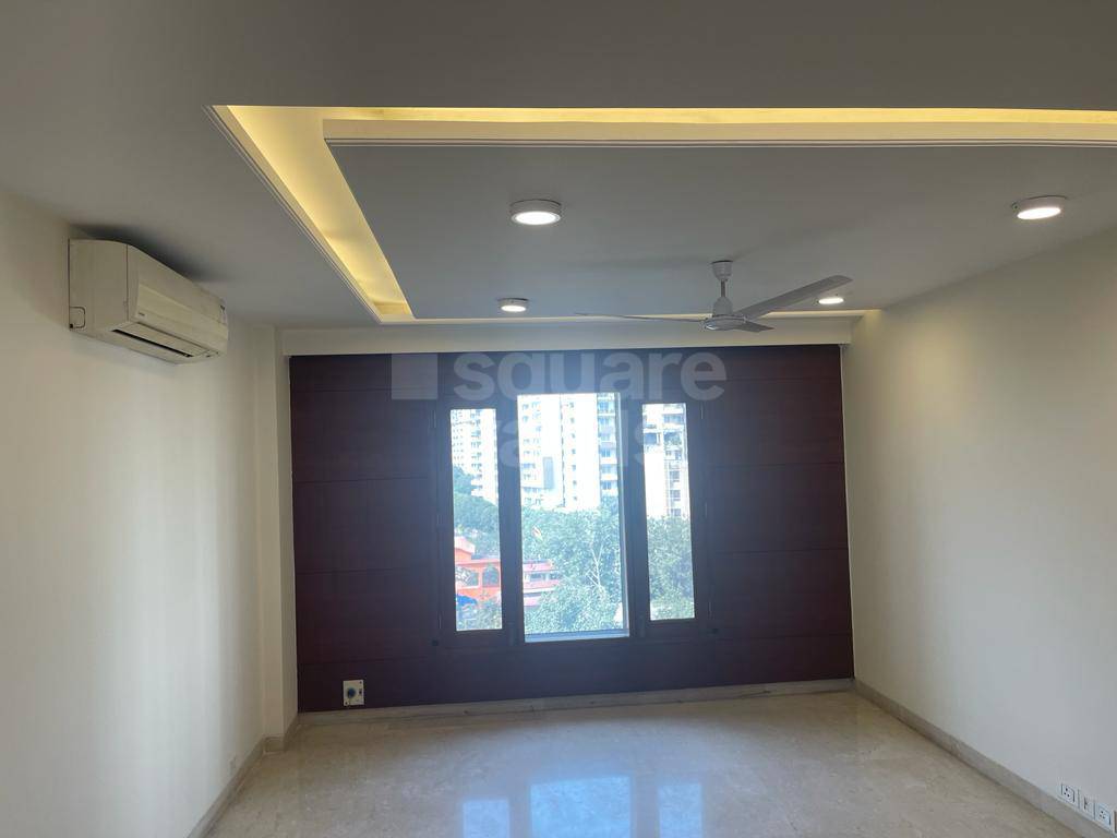 Rental 5 Bedroom 4665 Sq.Ft. Apartment in Parsvnath Exotica, Sector 53