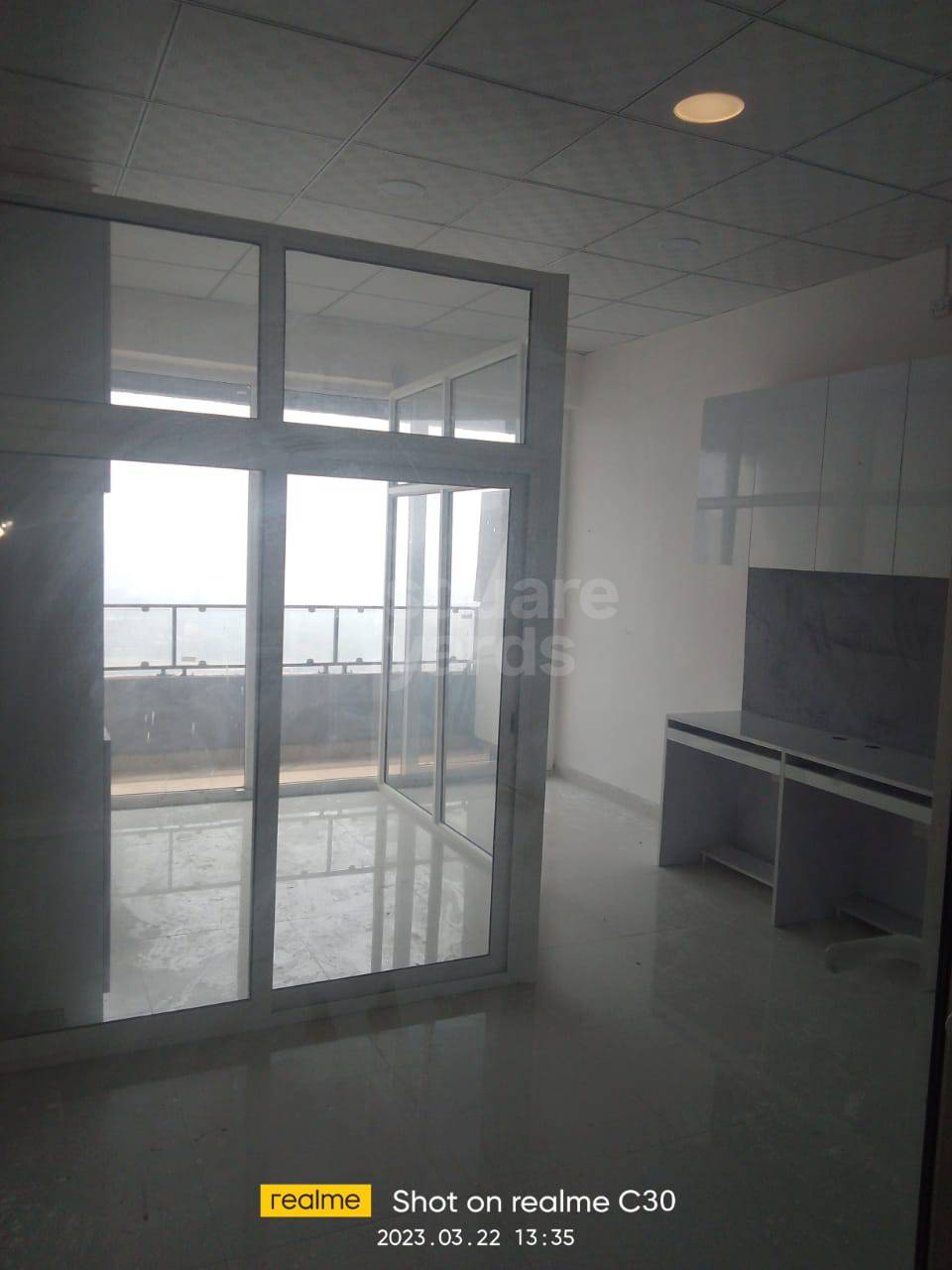 Rental Commercial Office Space 900 Sq.Ft. in Galaxy Diamond Plaza