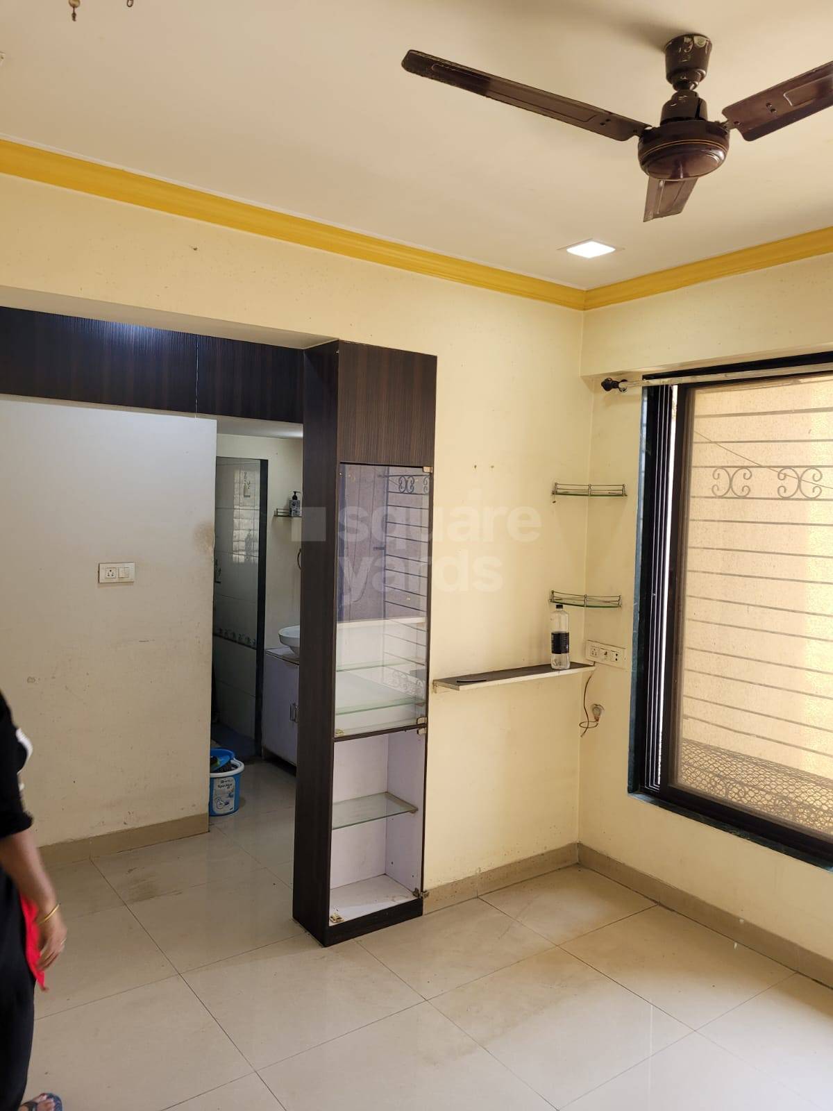 Rental 1 Bedroom 400 Sq.Ft. Apartment in Tilak Nagar Building, Tilak