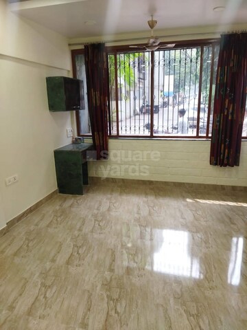 Room in 1 BHK Apartment at Sea Crest Apartment, Andheri West – for Sale