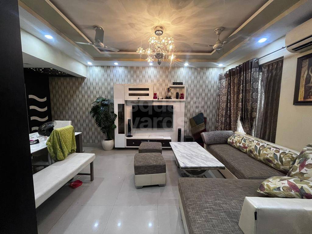 Rental 3 Bedroom 1650 Sq.Ft. Apartment in Sethi Max Royale, Sector 76 Noida 5409072
