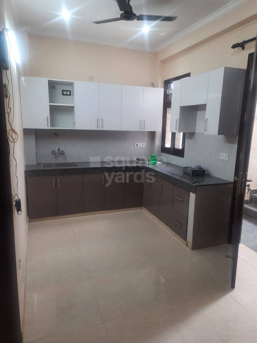 Rental 1 Bedroom 300 Sq.Ft. Independent House in RWA Apartments Sector ...