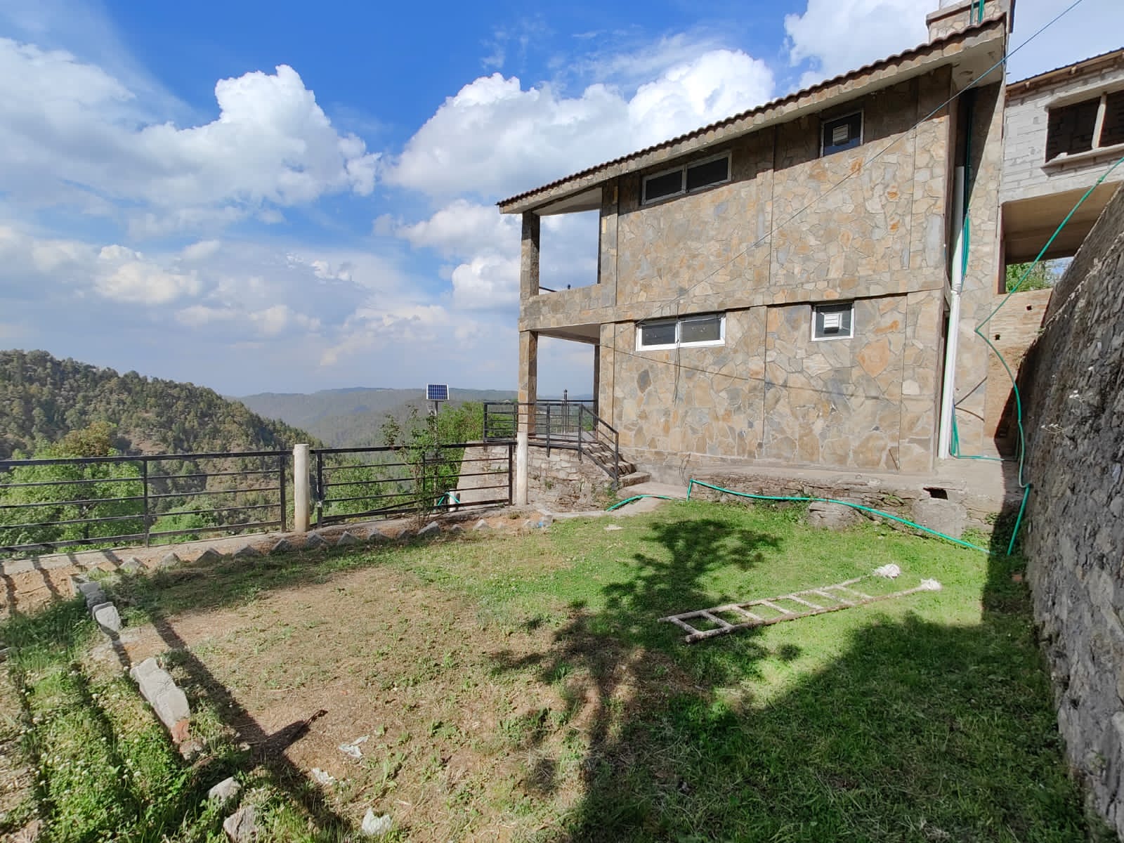 Resale 3 Bedroom 2250 Sq.Ft. Independent House in NainitaLMukteshwar