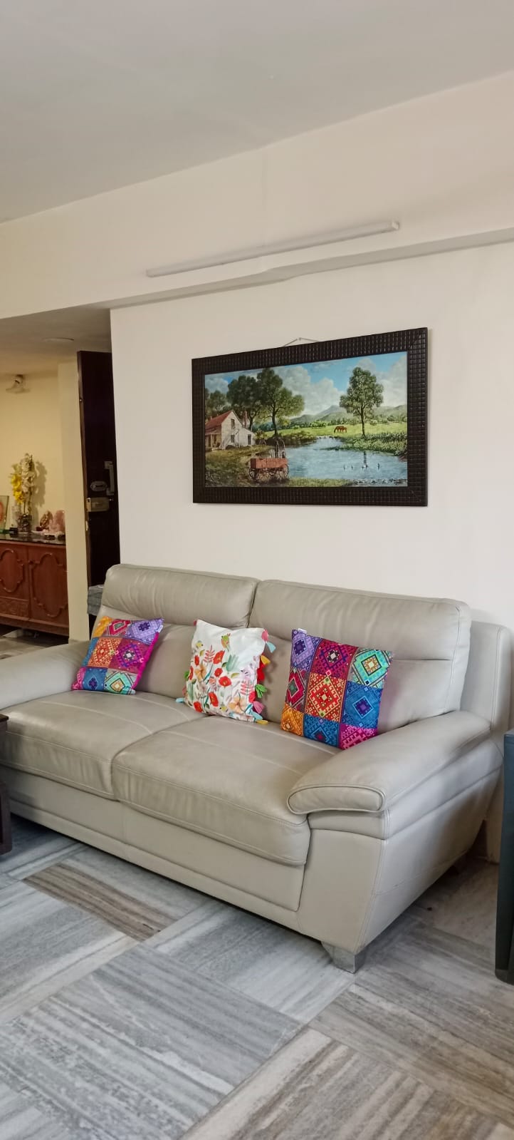 Rental 3 Bedroom 1200 Sq.Ft. Apartment in Vastu Bandra Apartment