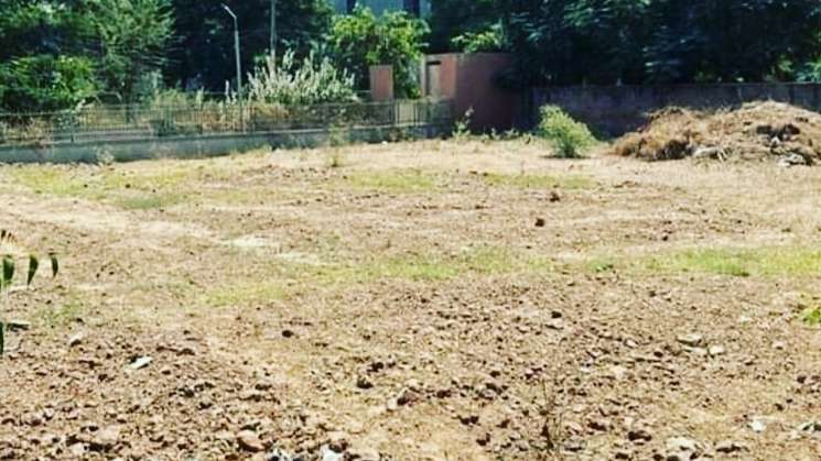 Independent Plot On 60 Feet Road For Hospital / Corporate House / Scheme