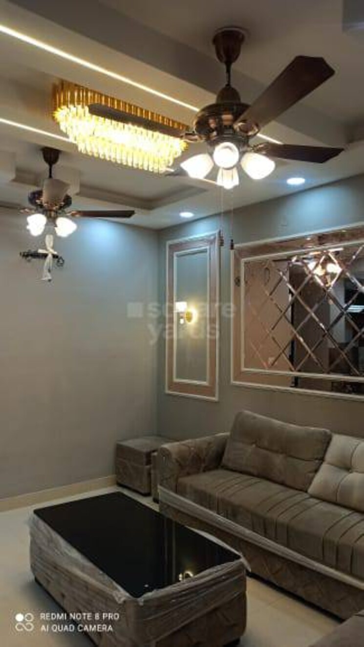 3 Bedroom 800 Sq.Ft. Builder Floor in Chanakya Place Delhi