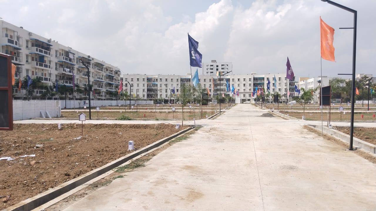 Resale 800 Sq.Ft. Plot in Paruthipattu Chennai 5300600