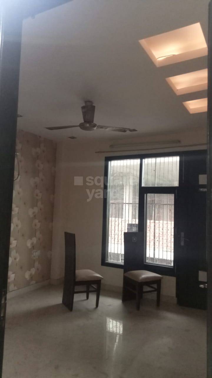 Rental 3 Bedroom 2000 Sq.Ft. Builder Floor in Shyam Enclave RWA