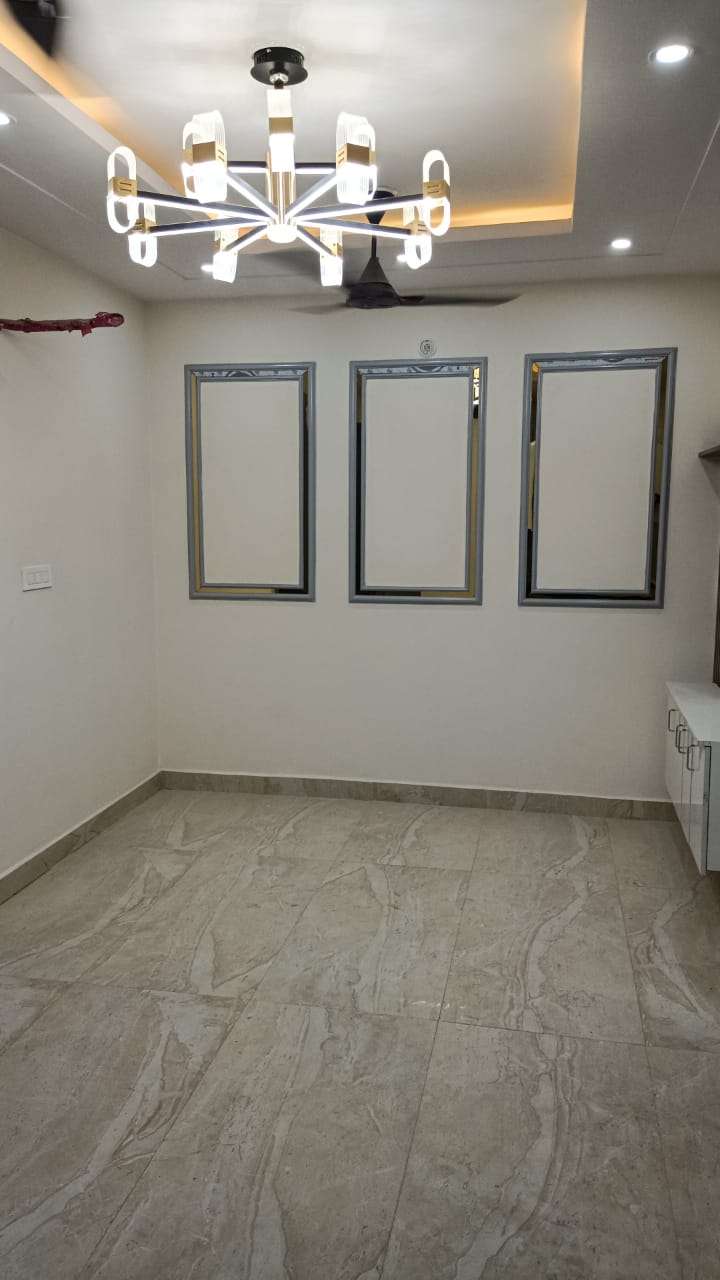 3 Bedroom 900 Sq.Ft. Builder Floor in Vipin Garden Delhi