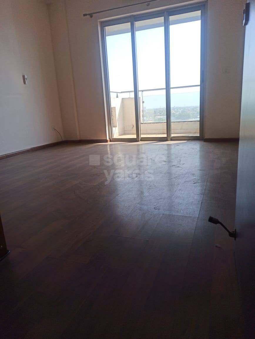 Resale 5 Bedroom 5953 Sq.Ft. Apartment in Tata Raheja Raisina Residency
