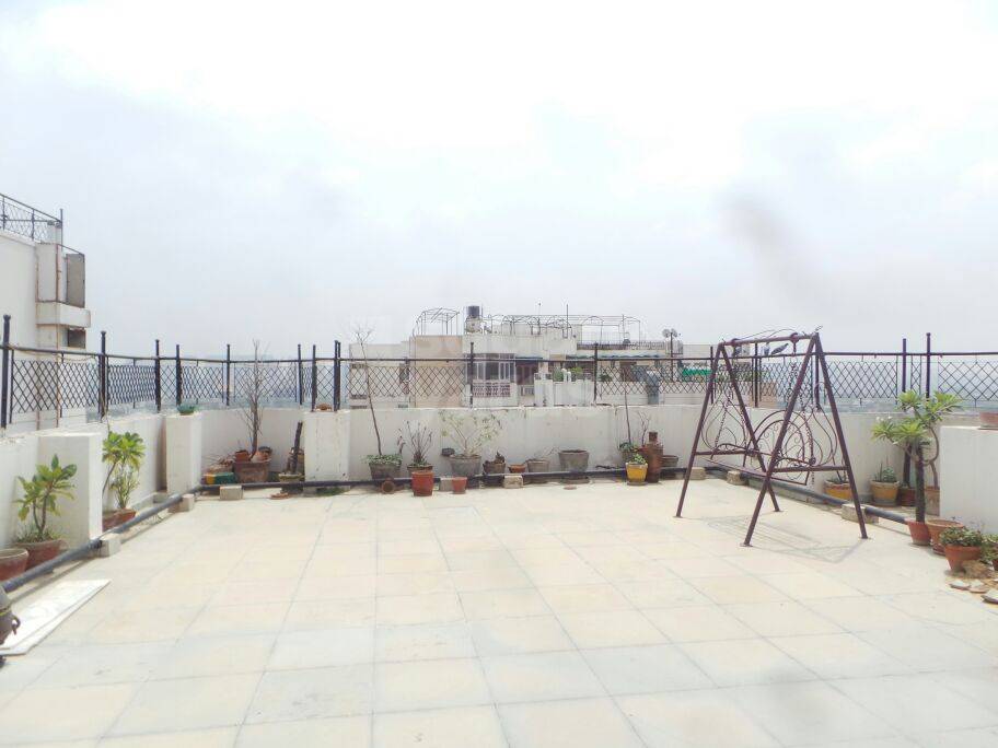 Resale 5 Bedroom 4500 Sq.Ft. Penthouse in Maple Heights, Sector 43