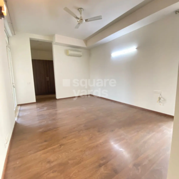 Room in 2 BHK Apartment at Ireo Victory Valley, Sector 67 – for Rent