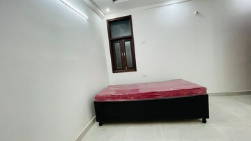 Bedroom in 3.5 BHK Apartment at Tughlakabad Extension – for Rent