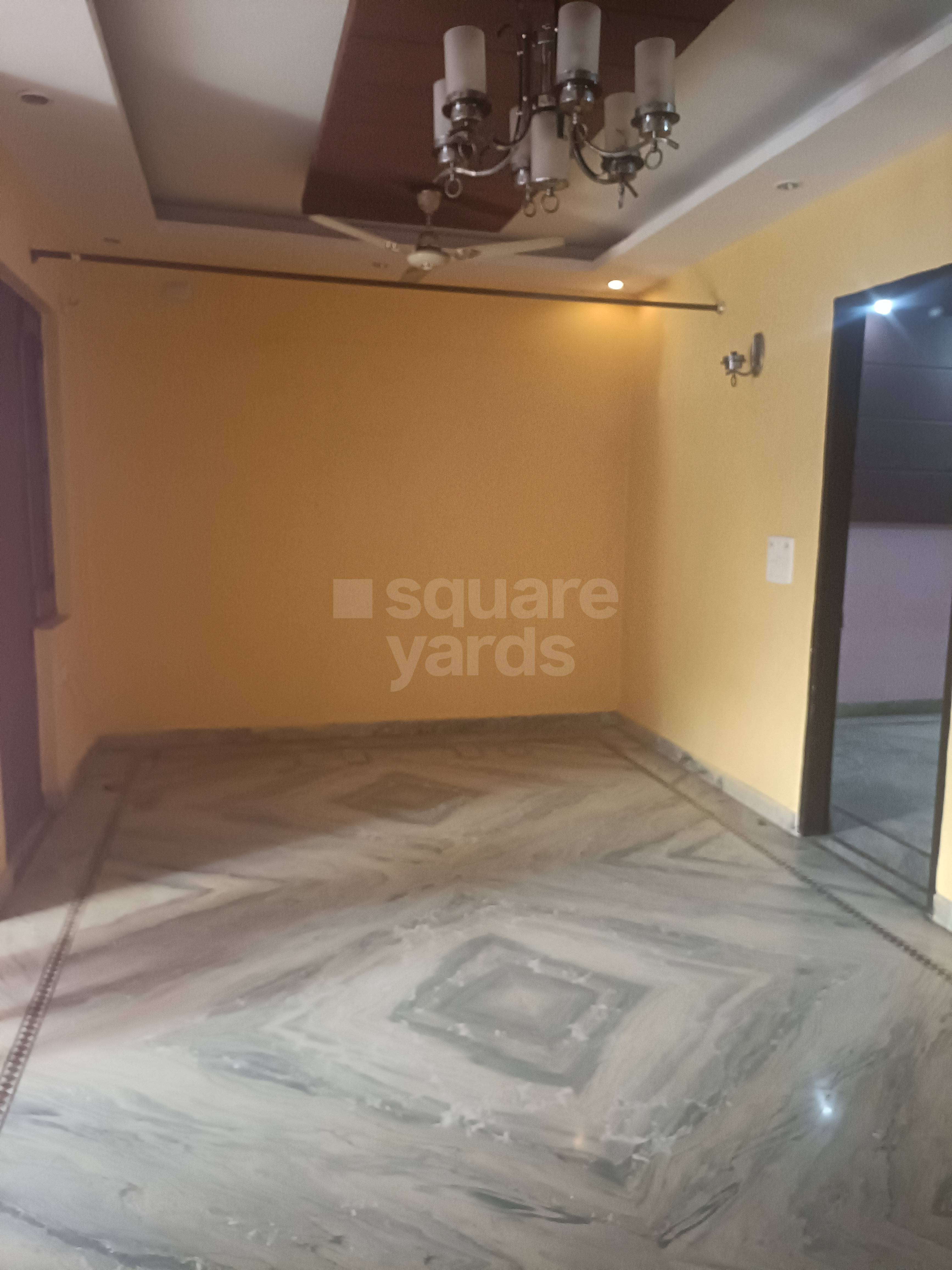 Resale 3 Bedroom 250 Sq.Yd. Builder Floor in Ashoka Enclave Faridabad