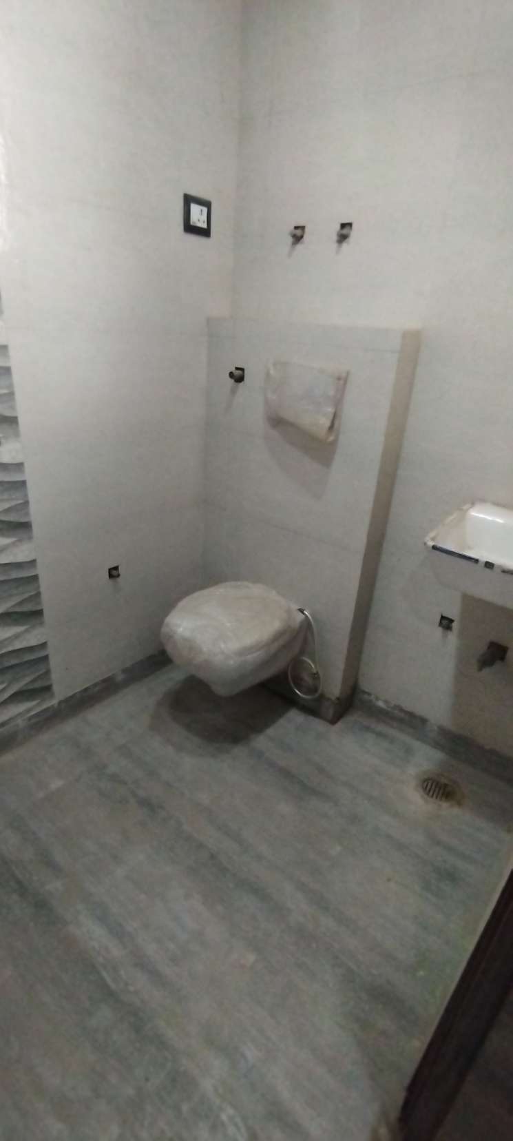 2 Bedroom 65 Sq.Yd. Builder Floor in Dwarka Mor Delhi