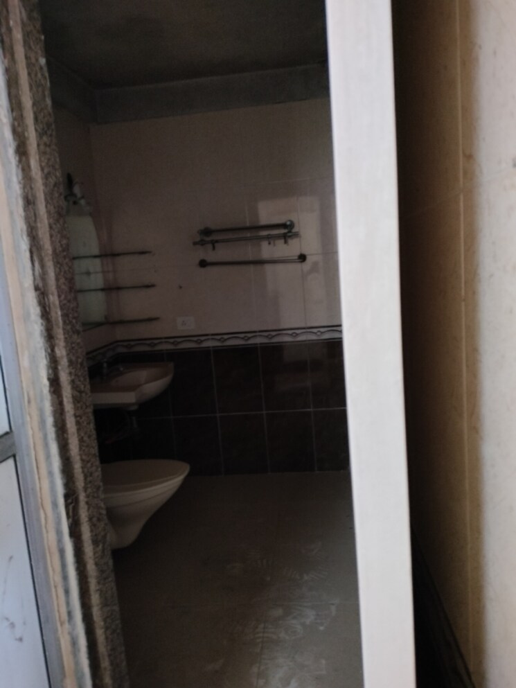 Attached Bathroom, ajmera-beverly-hills-and-royal-empire 3 Bedroom 1800 Sq.Ft. Apartment In Andheri West Mumbai 5319848