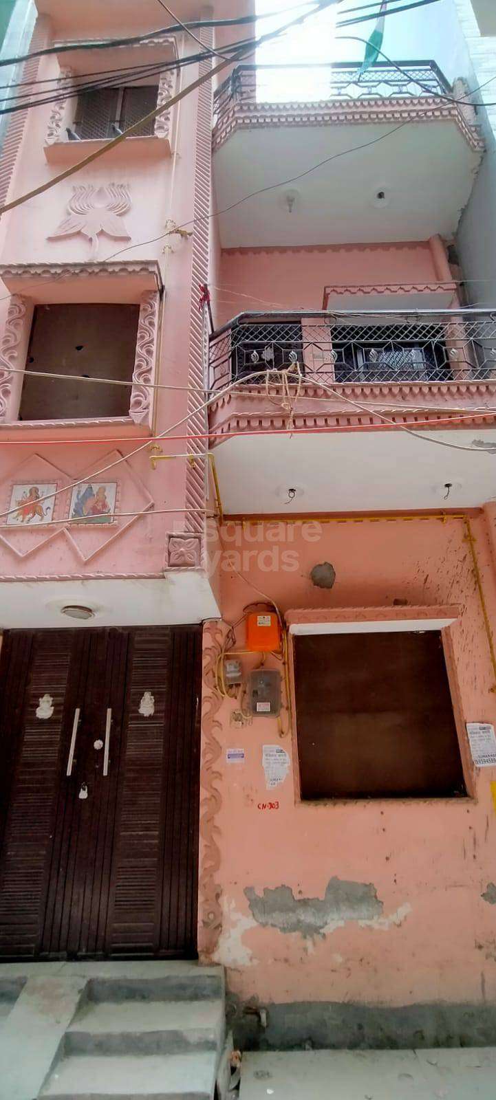 4 Bedroom 50 Sq.Yd. Independent House in Mohan Garden Delhi