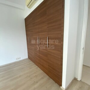 Room in 3.5 BHK Apartment at Ireo Skyon, Sector 60 – for Rent