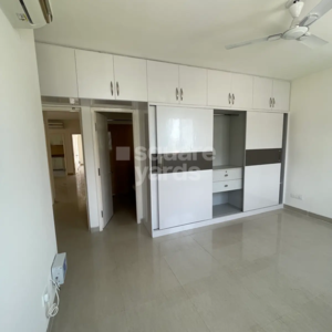 Room in 4 BHK Apartment at Emaar Emerald Floors Premier, Sector 65 – for Rent