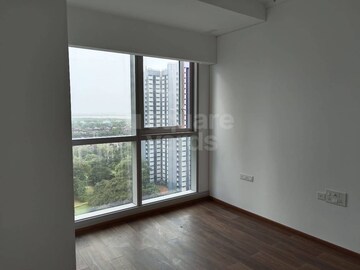 Room in 4 BHK Apartment at Island City Center, Dadar East – for Rent