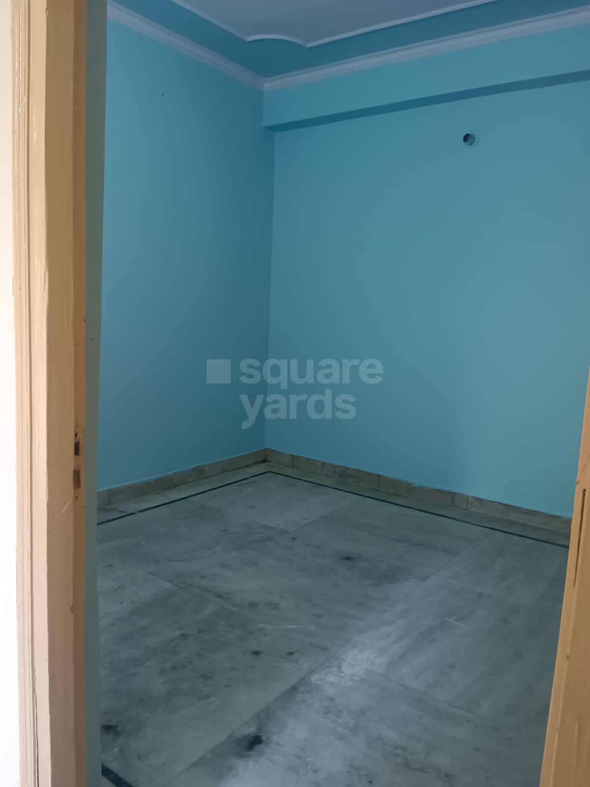 Rental 3 Bedroom 1400 Sq.Ft. Apartment in RWA Block A Dilshad Garden