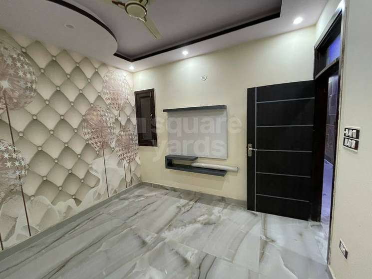 3 Bedroom 100 Sq.Yd. Apartment in Dwarka Mor Delhi