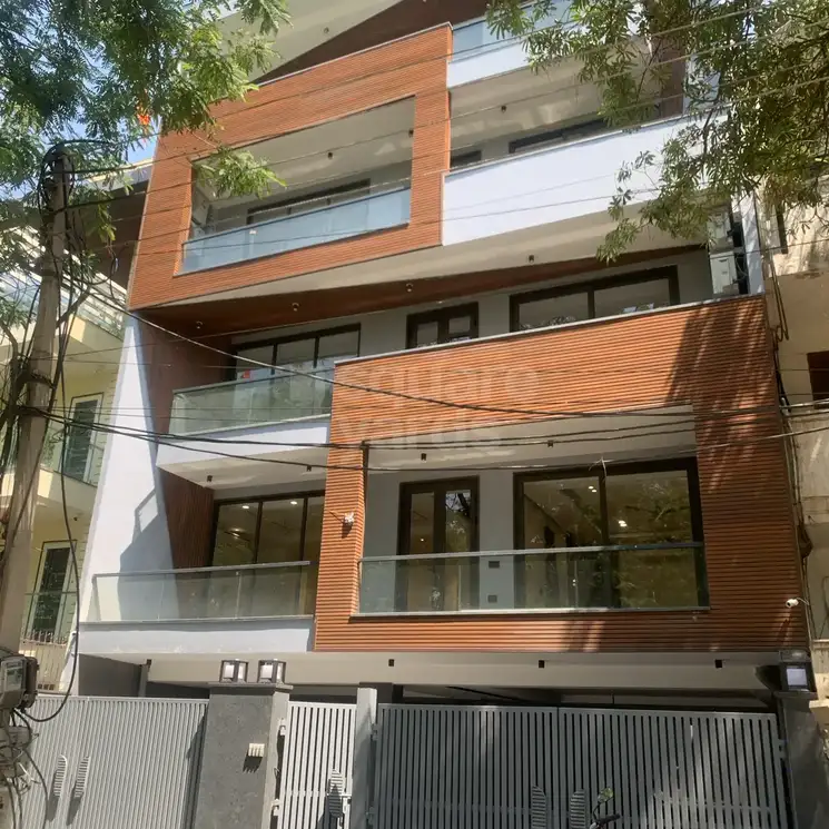 3.5 Bedroom 300 Sq.Yd. Builder Floor in Dlf Phase ii Gurgaon