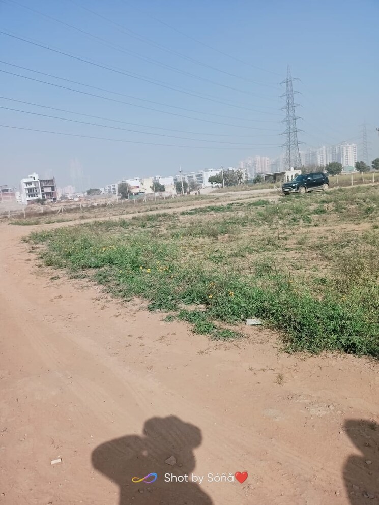 90 Sq.Yd. Plot in Badshahpur Gurgaon