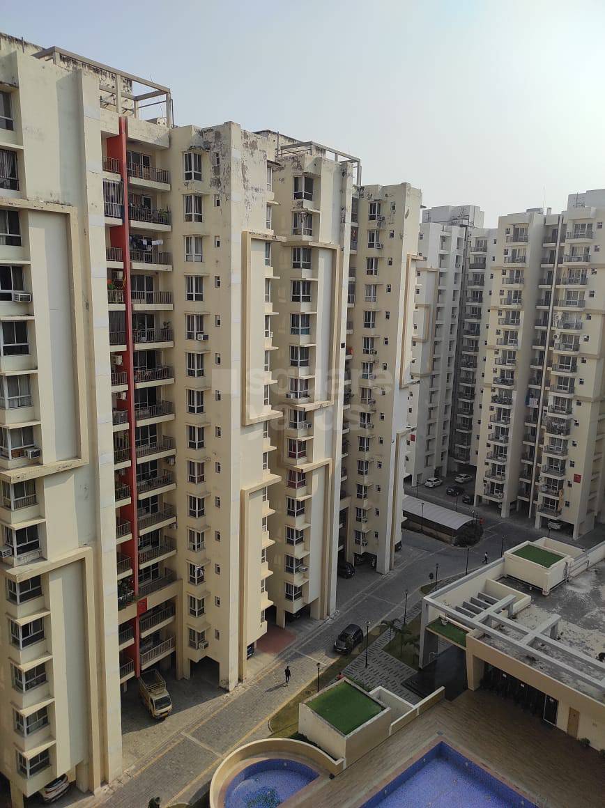 Resale 3 Bedroom 1705 Sq.Ft. Apartment in BBD Green City Sun Breeze