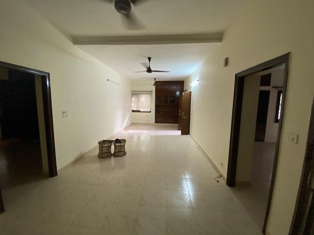 Resale 3 Bedroom 1600 Sq.Ft. Apartment in Narmada Apartment Alaknanda, Alaknanda Delhi 5343345