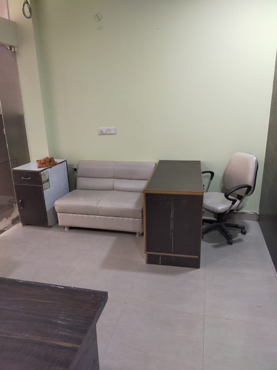 Rental Commercial Office Space 800 Sq.Ft. in Gomti Nagar Lucknow 5344902
