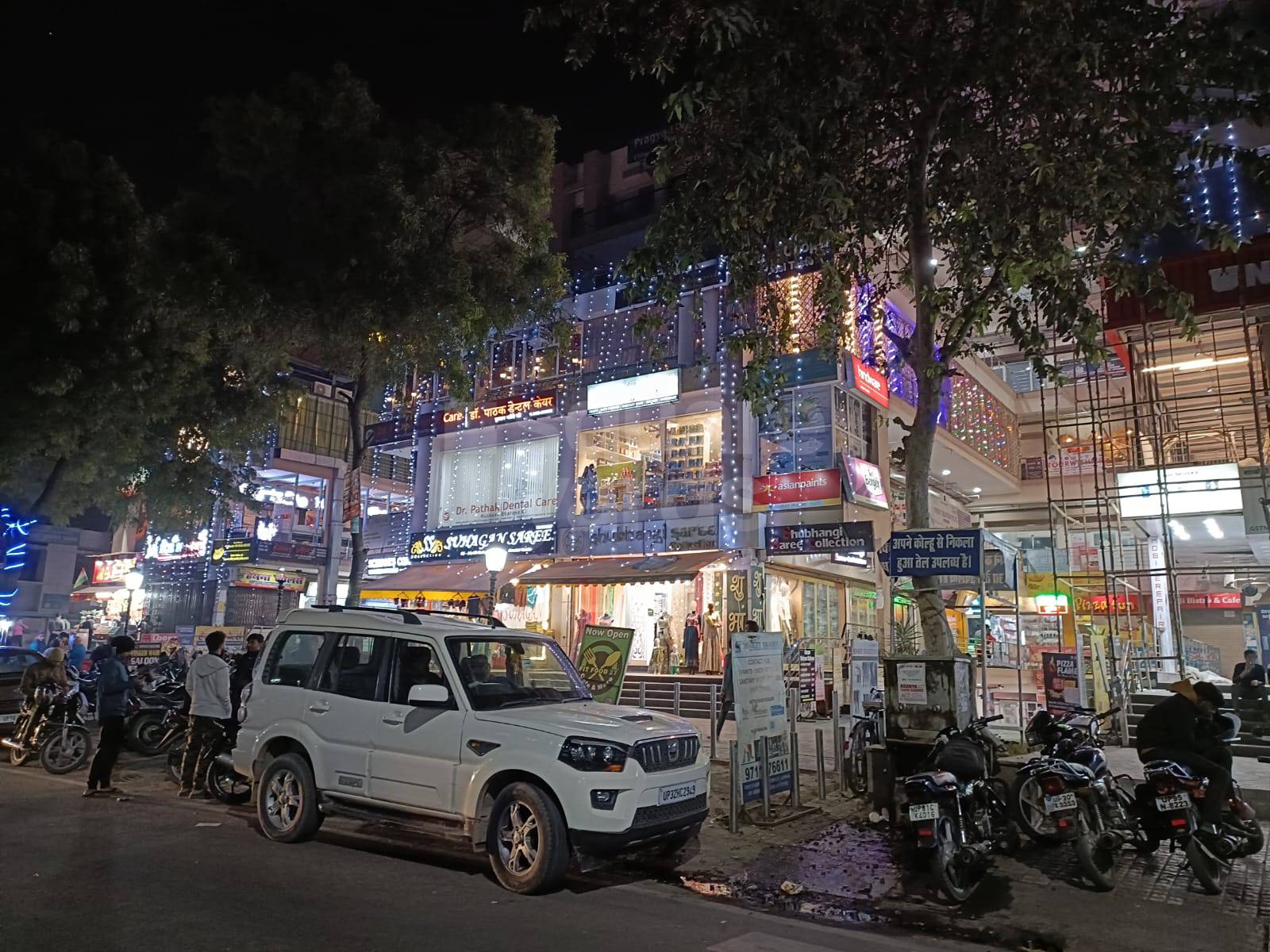 Resale Commercial Office Space 604 Sq.Ft. in Shree Kunj KB Complex, Gn Sector Alpha ii Greater