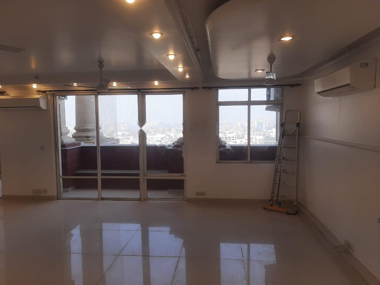 Rental 4 Bedroom 1350 Sq.Ft. Penthouse in DLF Regency Park II, Sector