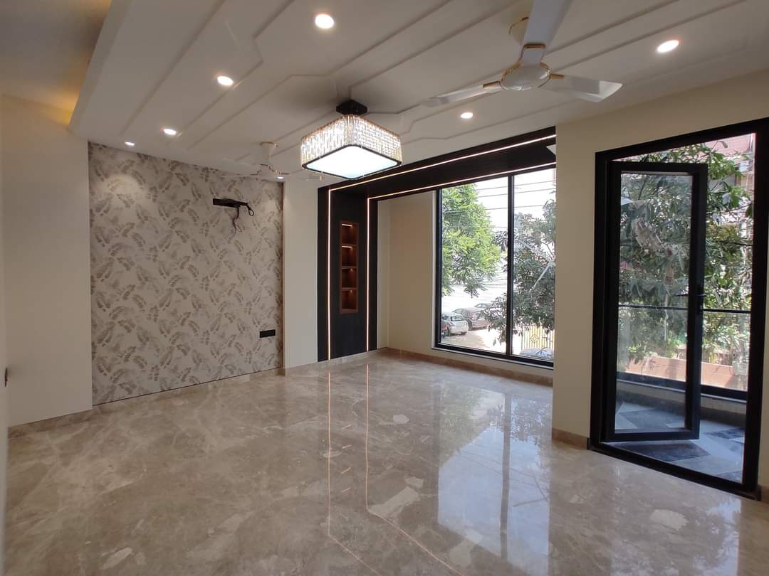 Rental Commercial Office Space 3300 Sq.Ft. in Udyog Vihar Gurgaon 5657612