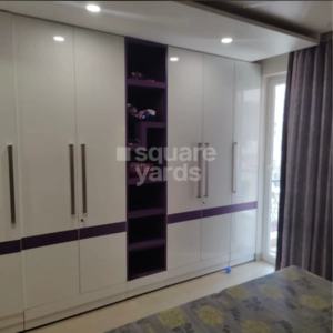 Room in 3 BHK Apartment at Emaar Emerald Floors Premier, Sector 65 – for Rent