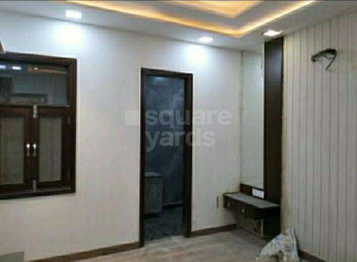 4 Bedroom 120 Sq.Mt. Builder Floor in Rohini Sector 24 Delhi