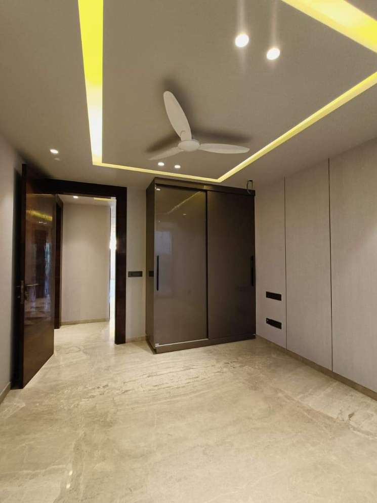 Ultra Luxury Builder Floor