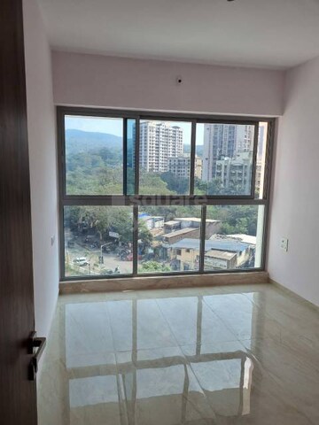 Room in 2 BHK Apartment at Green Meadows Bluilding 2 Chs Ltd, Kandivali East – for Rent