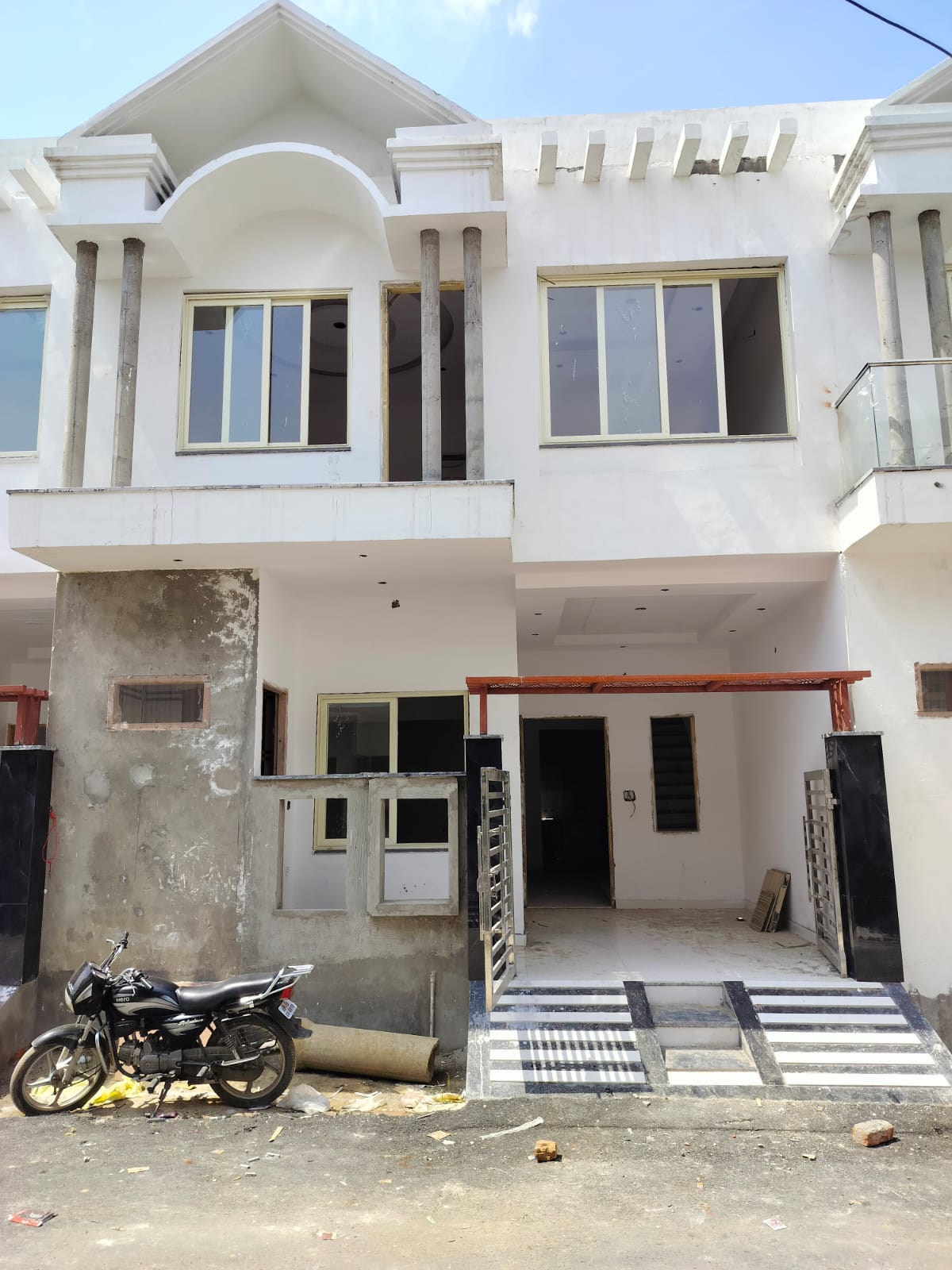 Resale 3 Bedroom 134 Sq.Yd. Independent House in ARK Residency Meerut, Shradhapuri Phase 2