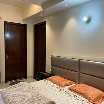 Master Bedroom in 3 BHK Builder Floor at Ansal Esencia - Amara Villas, Sector 67 – for Rent