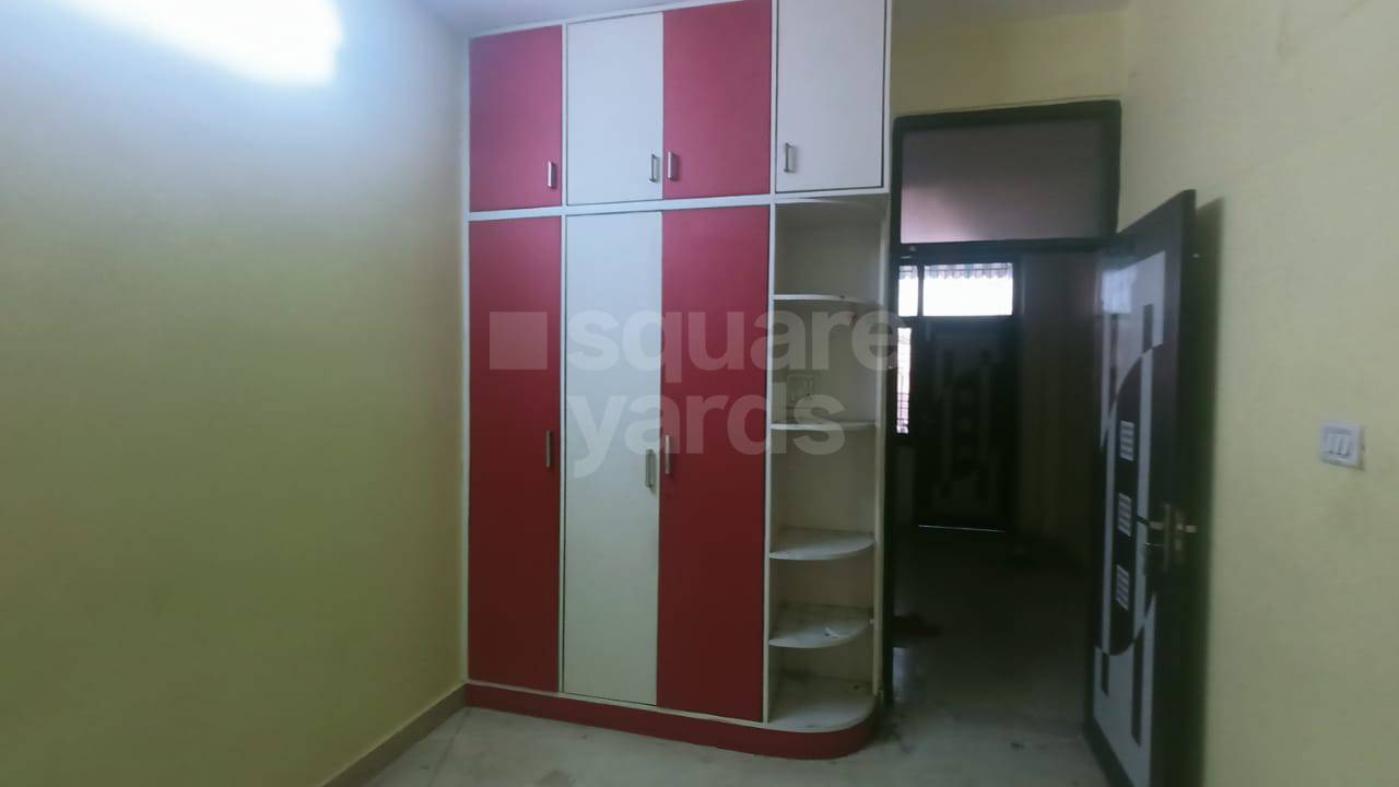 Rental 3 Bedroom 90 Sq.Mt. Builder Floor in Rohini Sector 3 Delhi 5384670