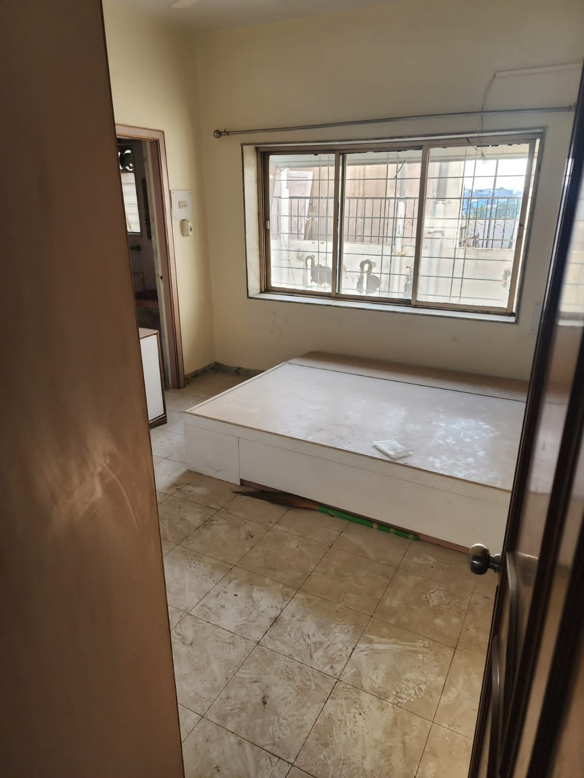 3.5 BHK + Study Room Apartment For Rent in Kumar Corner