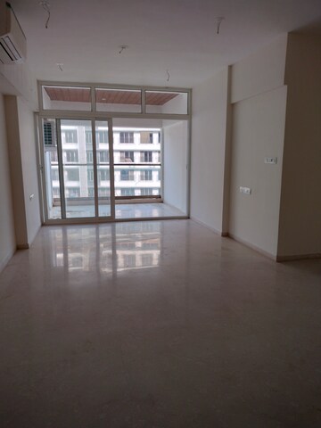Room in 3 BHK Apartment at Bharat Skyvistas, Andheri West – for Sale