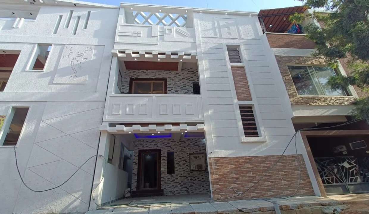 Resale 4 Bedroom 2400 Sq.Ft. Independent House in Banjara Layout