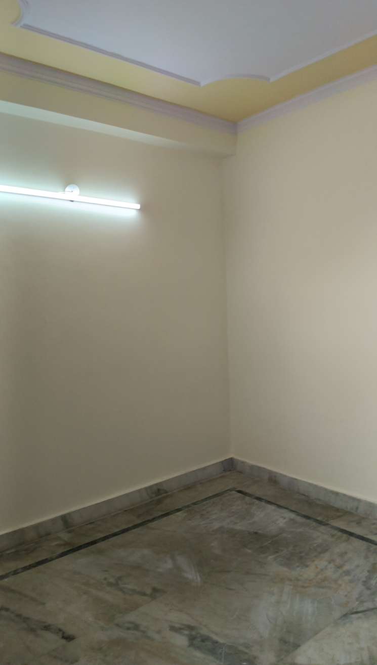 1.5 Bedroom 500 Sq.Ft. Builder Floor in Dilshad Colony Delhi
