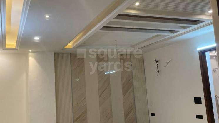 3 Bedroom 150 Sq.Yd. Builder Floor in Mansarover Garden Delhi