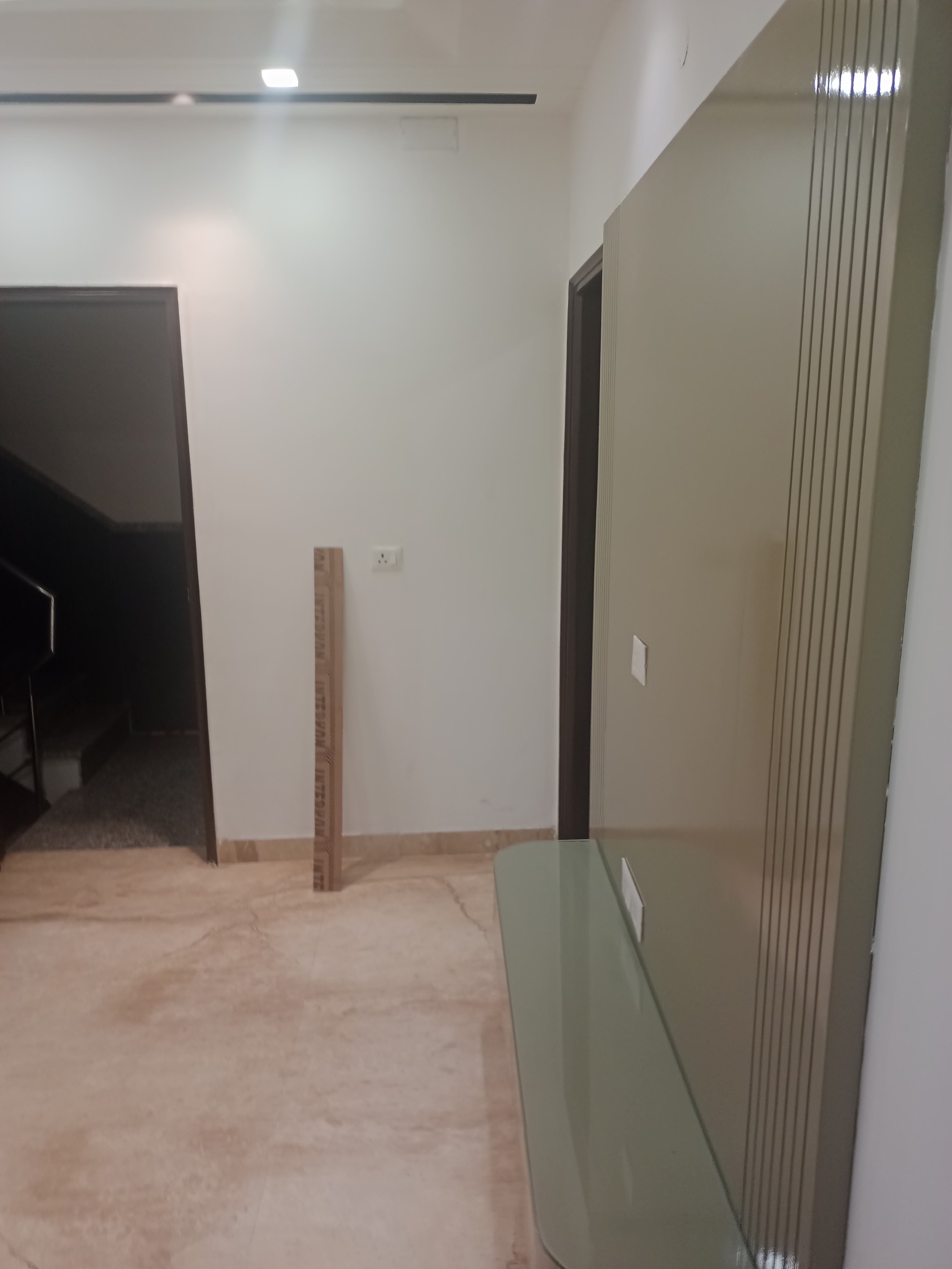 Rental 3 Bedroom 800 Sq.Ft. Builder Floor in Rohini Sector 16 Delhi