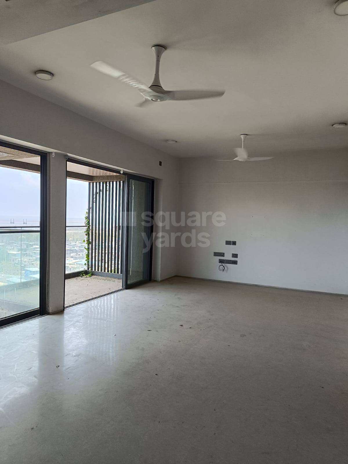Rental 3 Bedroom 1340 Sq.Ft. Apartment in Rustomjee Paramount, Khar