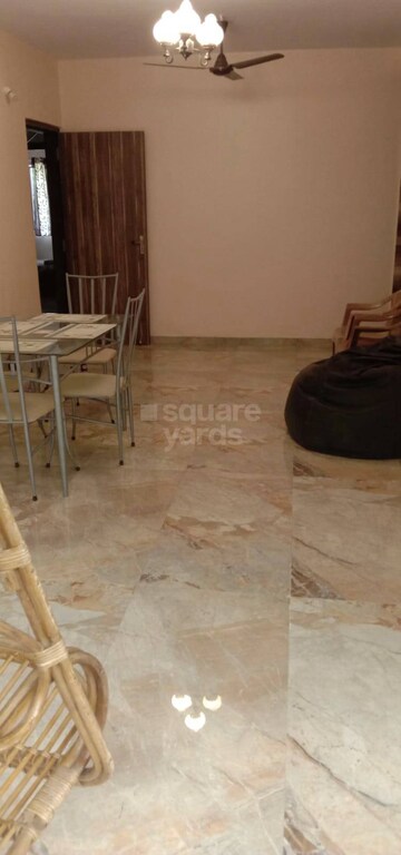 Room in 2 BHK Apartment at Juhu – for Rent