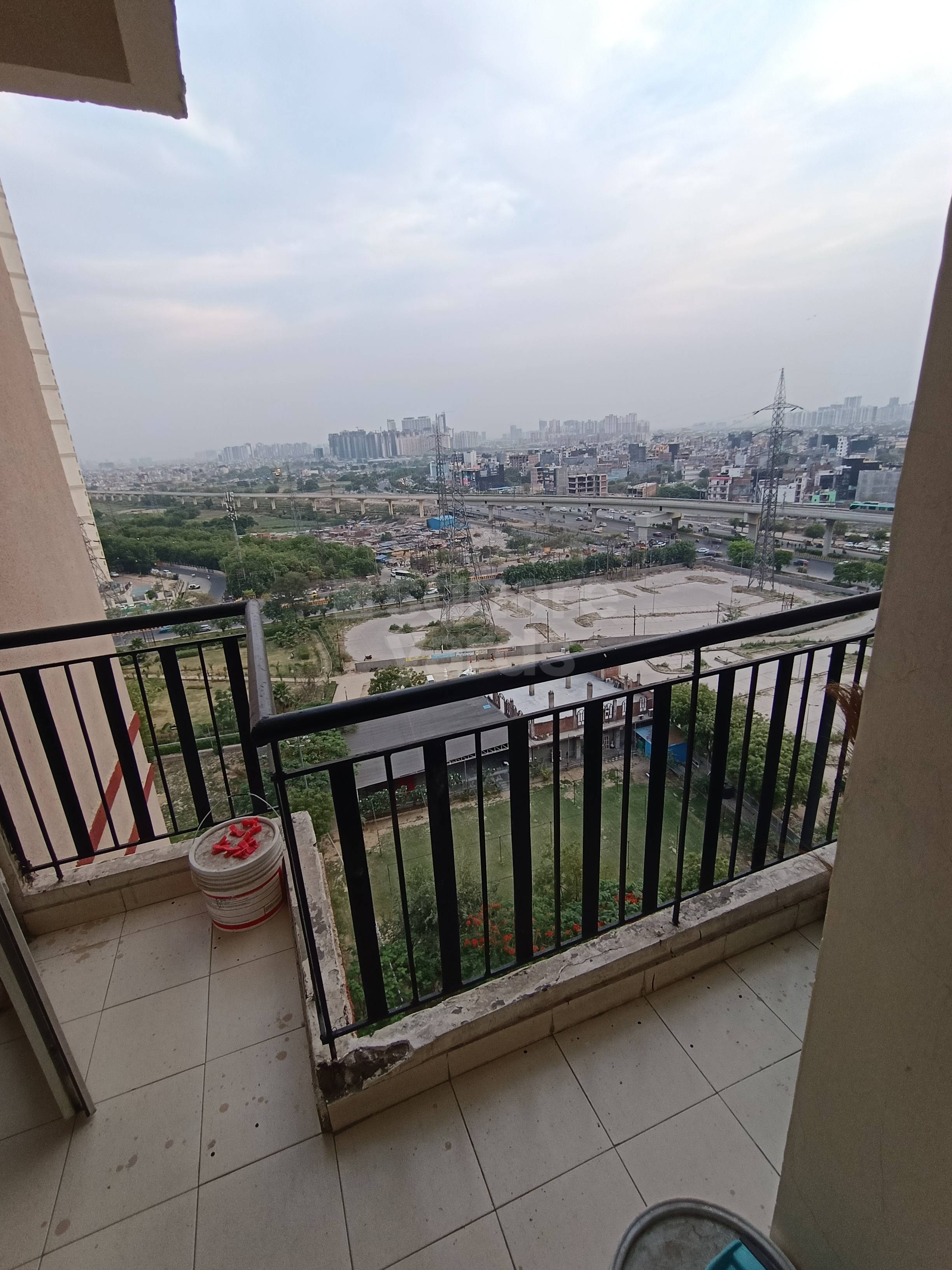 Rental 2 Bedroom 875 Sq.Ft. Apartment in Amrapali Princely Estate, Sector 76 Noida 5305325